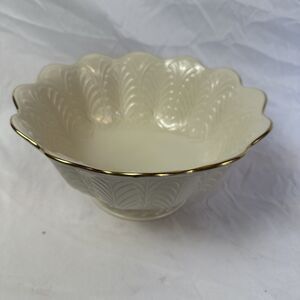 Lenox "GREENFIELD" USA ~ Centerpiece Bowl ~ Scalloped Gold Rim ~ 9 3/4" Dia